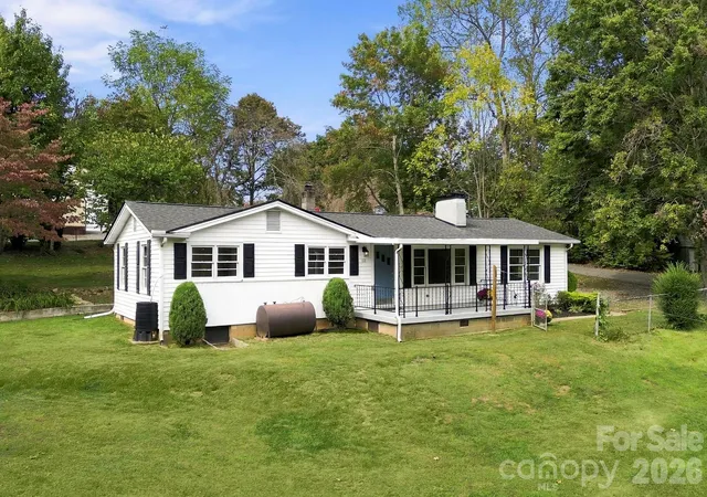 Photo 1 of Single family home for sale at 111 Sherwood Rd, Swannanoa, NC 28778 | MLS# 4418228 | Listing updated on 2026-10-07
