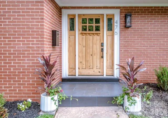 Photo 2 of Sale Pending at 476 Summit Ave, Statesville, NC 28677 | MLS# 4418239 | Listing updated on 2026-09-03