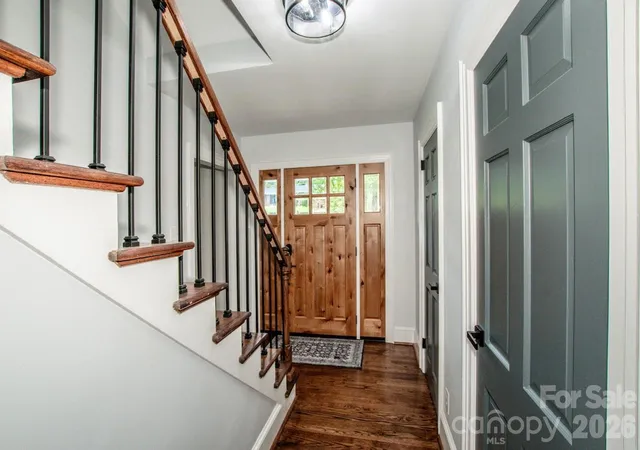 Photo 3 of Sale Pending at 476 Summit Ave, Statesville, NC 28677 | MLS# 4418239 | Listing updated on 2026-09-03
