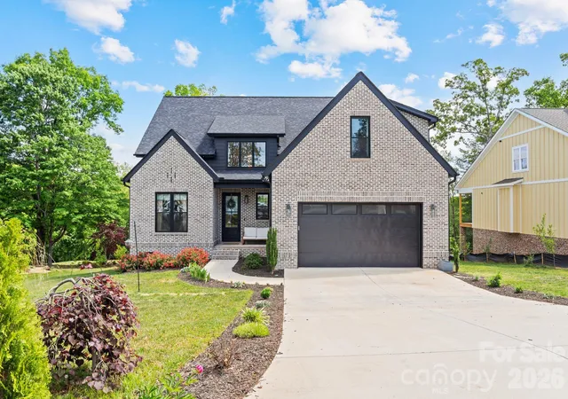 Photo 1 of Single family home for sale at 1116 Players Ridge Rd, Hickory, NC 28601 | MLS# 4418255 | Listing updated on 2026-08-29