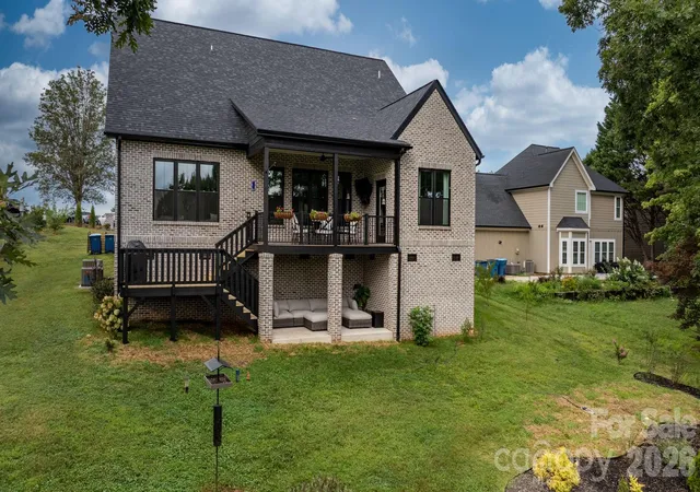Photo 2 of Single family home for sale at 1116 Players Ridge Rd, Hickory, NC 28601 | MLS# 4418255 | Listing updated on 2026-08-29