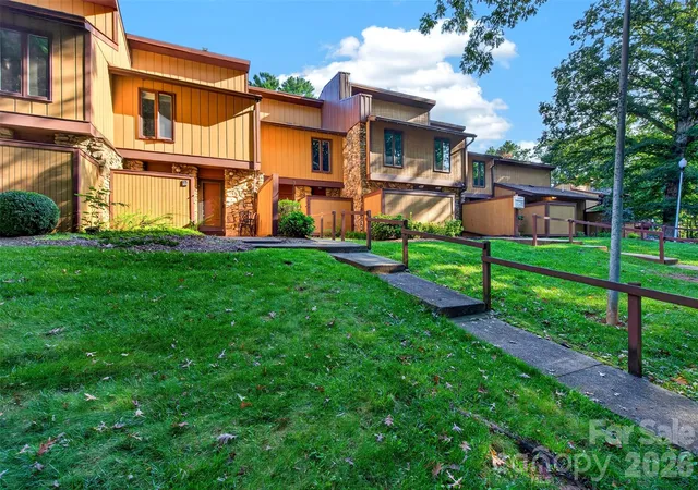 Photo 2 of Townhouse for sale at 132 Colony Dr, Arden, NC 28704 | MLS# 4418273 | Listing updated on 2026-09-05