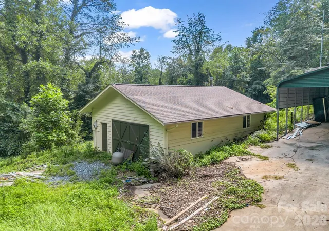 5th image of 200 Woodland Cir, Rutherfordton, NC 28139 | MLS# 4418275