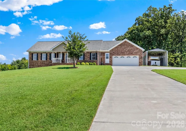 Photo 2 of Sale Pending at 527 Howardtown Cir, Mocksville, NC 27028 | MLS# 4418281 | Listing updated on 2026-09-02