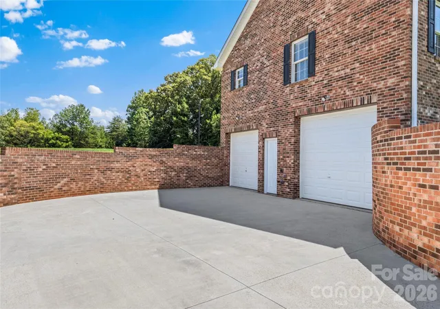 Photo 4 of Sale Pending at 527 Howardtown Cir, Mocksville, NC 27028 | MLS# 4418281 | Listing updated on 2026-09-02