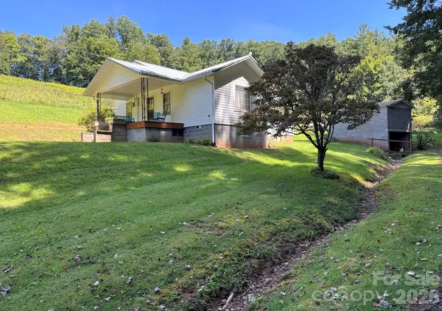 Photo 1 of Single family home for sale at 377 Sam Gouge Rd, Bakersville, NC 28705 | MLS# 4418289 | Listing updated on 2026-08-27