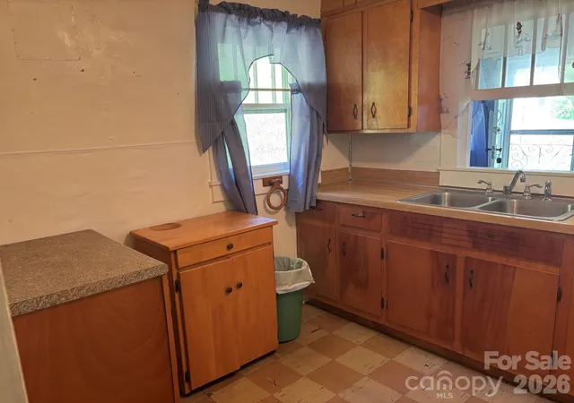 Photo 4 of Single family home for sale at 377 Sam Gouge Rd, Bakersville, NC 28705 | MLS# 4418289 | Listing updated on 2026-08-27