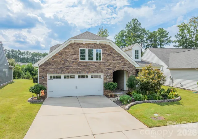 Photo 2 of Single family home for sale at 128 Picasso Trl, Mount Holly, NC 28120 | MLS# 4418295 | Listing updated on 2026-09-26