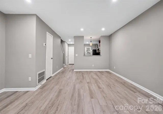 Photo 4 of Condo for sale at 3322 Heathstead Pl, Charlotte, NC 28210 | MLS# 4418301 | Listing updated on 2026-09-12