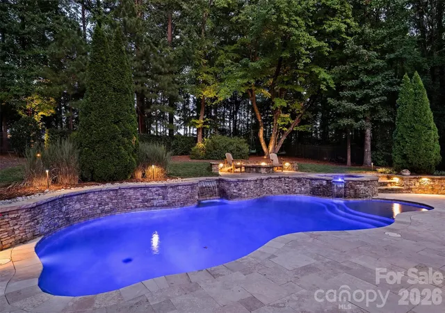 Photo 2 of Single family home for sale at 1237 Bromley Dr, Matthews, NC 28104 | MLS# 4418302 | Listing updated on 2026-09-21