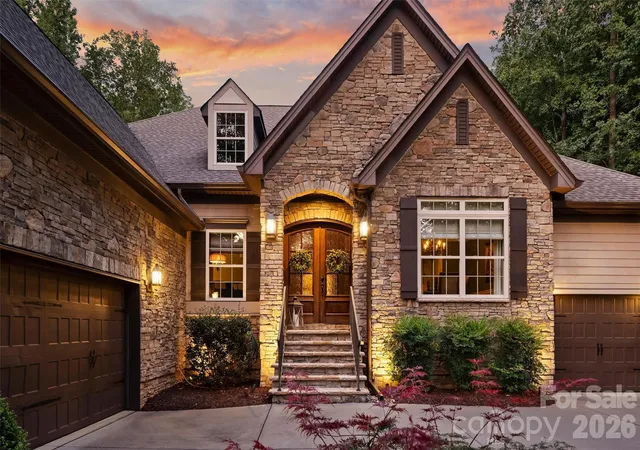 Photo 3 of Single family home for sale at 1237 Bromley Dr, Matthews, NC 28104 | MLS# 4418302 | Listing updated on 2026-09-21