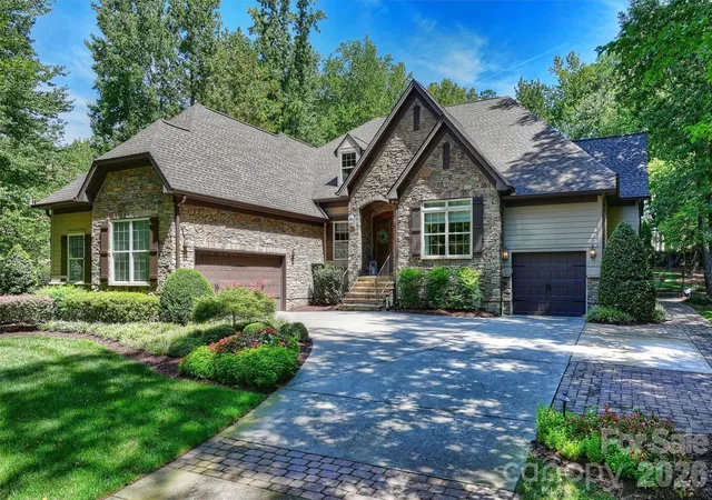 Photo 4 of Single family home for sale at 1237 Bromley Dr, Matthews, NC 28104 | MLS# 4418302 | Listing updated on 2026-09-21