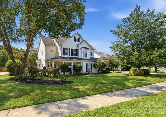 Photo 2 of Single family home for sale at 134 Lamplighter Ln, Mooresville, NC 28115 | MLS# 4418304 | Listing updated on 2026-09-24
