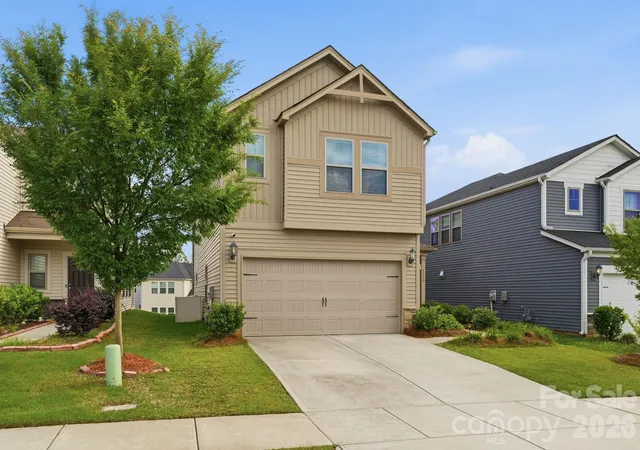Photo 1 of Single family home for sale at 5012 Shadbush Rd, Charlotte, NC 28215 | MLS# 4418308 | Listing updated on 2026-10-06