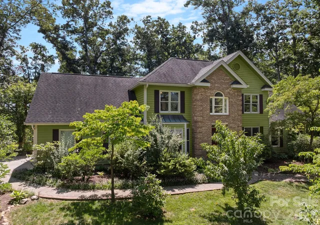 Photo 3 of Single family home for sale at 36 Windsong Dr #18, Fairview, NC 28730 | MLS# 4418309 | Listing updated on 2026-09-24