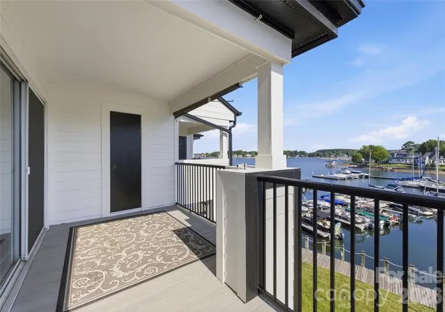 Listing Photo 5 - Condo for sale in building located at 18705 Vineyard Pt Ln, Cornelius, NC 71107 - Unit #48