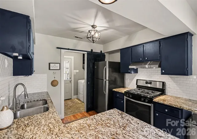 Photo 3 of Single family home for sale at 11407 Treebark Dr, Pineville, NC 28134 | MLS# 4418322 | Listing updated on 2026-09-25