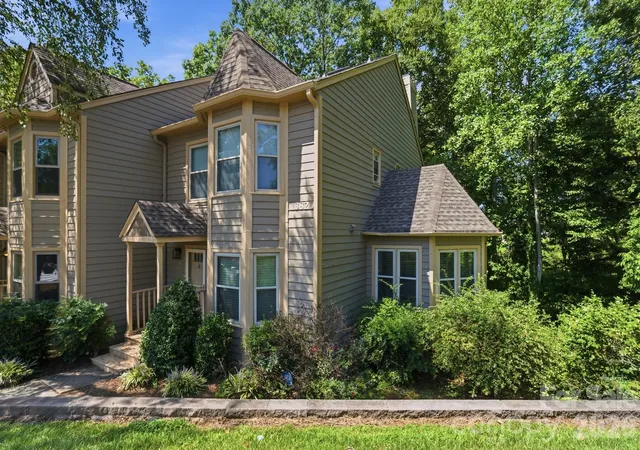 Photo 3 of Townhouse for sale at 13820 Queens Harbor Rd, Charlotte, NC 28278 | MLS# 4418333 | Listing updated on 2026-09-22