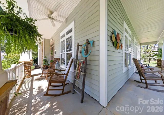 Photo 3 of Single family home for sale at 4002 Ladys Secret Dr, Indian Trail, NC 28079 | MLS# 4418336 | Listing updated on 2026-10-10