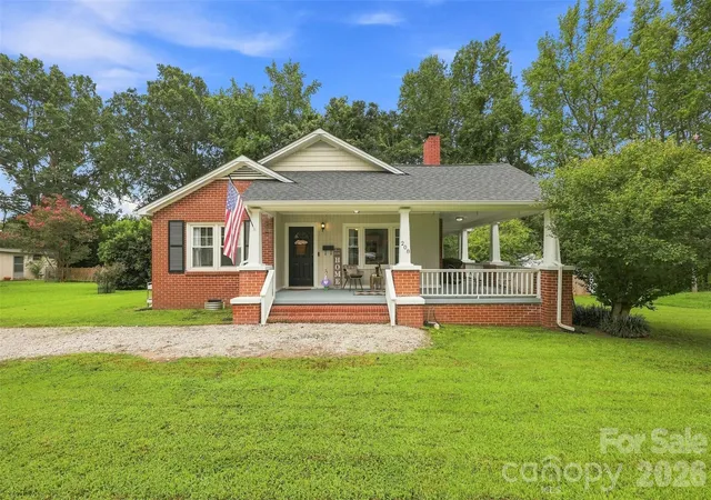 Photo 1 of Single family home for sale at 208 Barron Park, York, SC 29745 | MLS# 4418344 | Listing updated on 2026-10-07