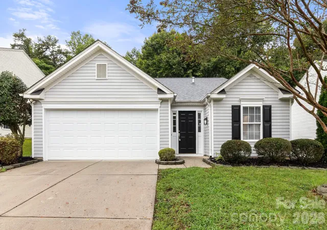 Photo 1 of Single family home for sale at 1940 Waters Trl Dr, Charlotte, NC 28216 | MLS# 4418345 | Listing updated on 2026-10-07