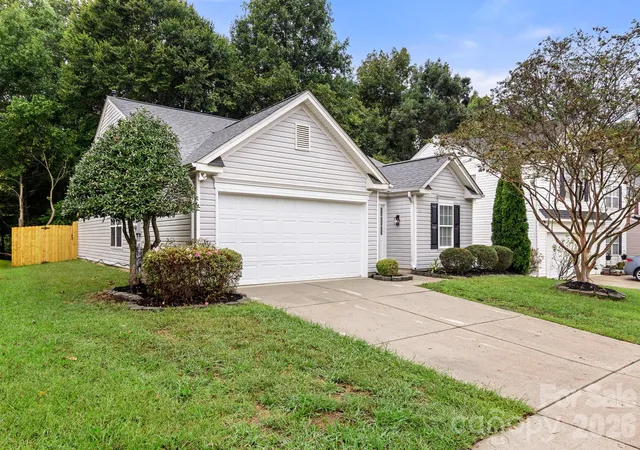 Photo 2 of Single family home for sale at 1940 Waters Trl Dr, Charlotte, NC 28216 | MLS# 4418345 | Listing updated on 2026-10-07