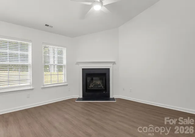 Photo 4 of Single family home for sale at 1940 Waters Trl Dr, Charlotte, NC 28216 | MLS# 4418345 | Listing updated on 2026-10-07