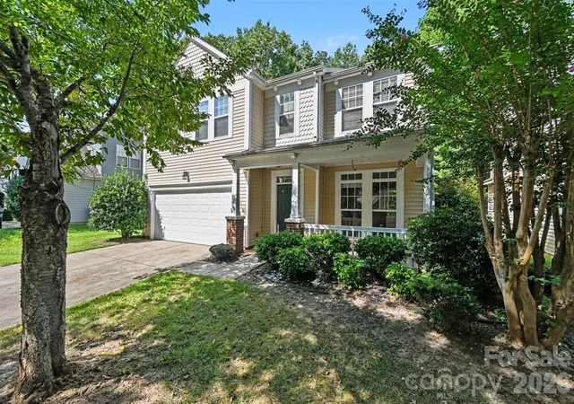 Photo 3 of Single family home for sale at 1745 Wilburn Park Ln Nw, Charlotte, NC 28269 | MLS# 4418353 | Listing updated on 2026-08-29