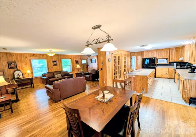 3rd image of 213 Rustling Pines Dr, Hendersonville, NC 28792 | MLS# 4418354