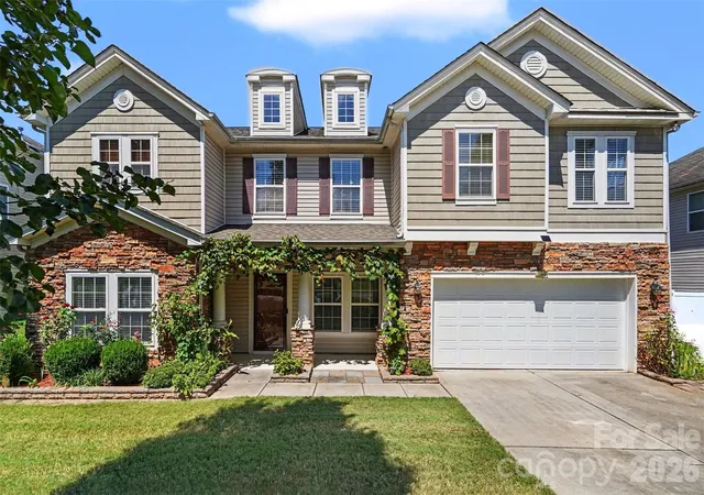 Photo 1 of Single family home for sale at 325 Mount Side Wy, Fort Mill, SC 29715 | MLS# 4418360 | Listing updated on 2026-09-14