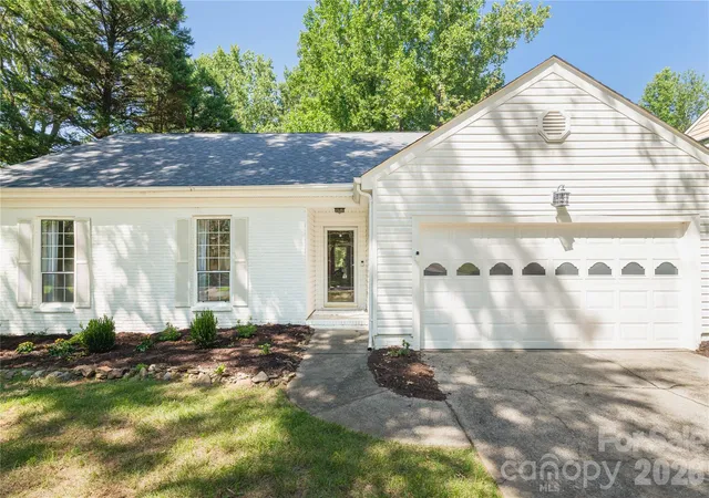 Photo 2 of Sale Pending at 8805 Golf Ridge Dr, Charlotte, NC 28277 | MLS# 4418369 | Listing updated on 2026-08-29
