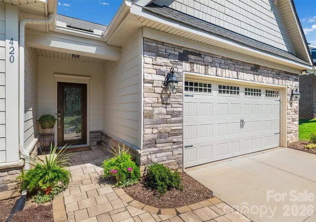 Photo 2 of Single family home for sale at 420 Trillium Way, Belmont, NC 28012 | MLS# 4418371 | Listing updated on 2026-10-06