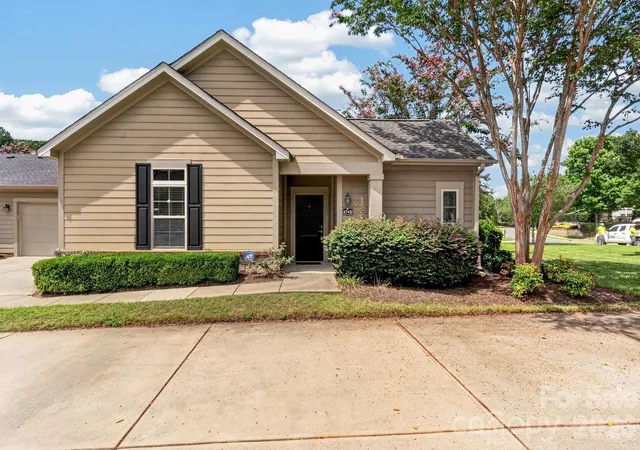 Photo 2 of Townhouse for sale at 4745 Polo Gate Blvd, Charlotte, NC 28216 | MLS# 4418374 | Listing updated on 2026-08-27