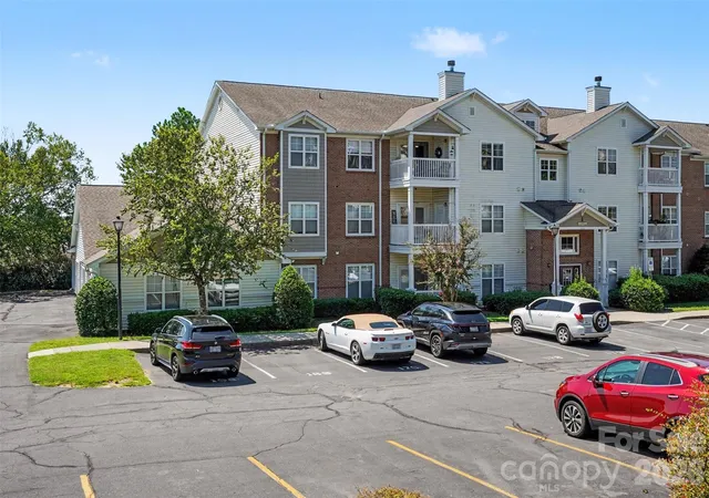 Photo 2 of Condo for sale at 11286 Hyde Pointe Ct, Charlotte, NC 28262 | MLS# 4418384 | Listing updated on 2026-09-29