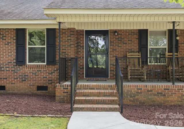 Photo 3 of Single family home for sale at 155 S Grandview Rd, Clover, SC 29710 | MLS# 4418393 | Listing updated on 2026-08-29