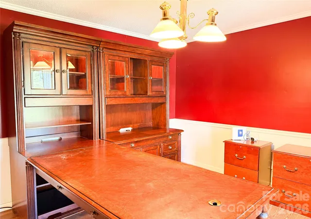 Photo 4 of Single family home for sale at 301 Starmount Dr, Statesville, NC 28677 | MLS# 4418408 | Listing updated on 2026-08-29