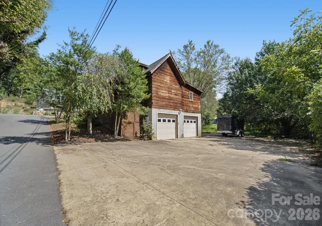 Photo 3 of Single family home for sale at 1 Locust Ave, Asheville, NC 28804 | MLS# 4418409 | Listing updated on 2026-09-24