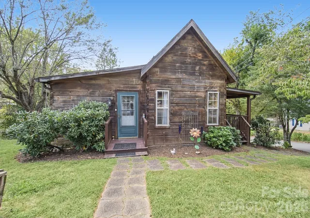 Photo 4 of Single family home for sale at 1 Locust Ave, Asheville, NC 28804 | MLS# 4418409 | Listing updated on 2026-09-24
