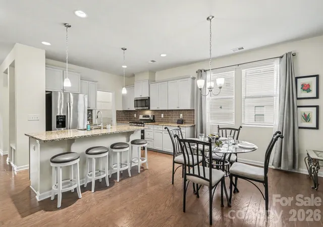 Photo 4 of Single family home for sale at 14103 Magnolia Walk Dr, Huntersville, NC 28078 | MLS# 4418411 | Listing updated on 2026-10-03