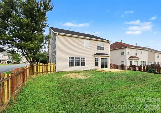 Photo 26 of Single family home for sale at 4022 Houldsworth Dr, Charlotte, NC 28213 | MLS# 4418414 | Listing updated on 2026-09-01