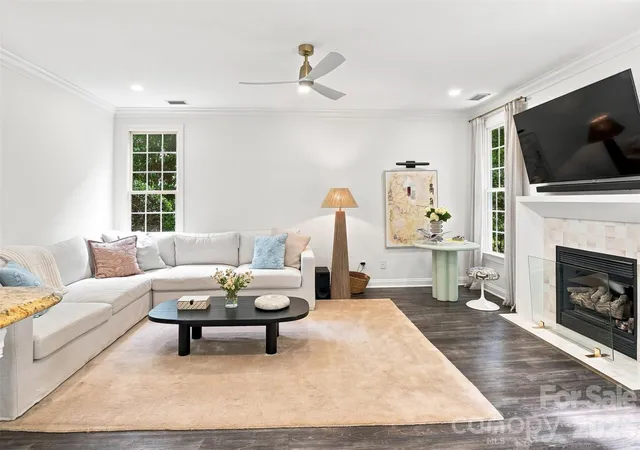 Photo 3 of Single family home for sale at 9434 Valley Rd, Charlotte, NC 28270 | MLS# 4418424 | Listing updated on 2026-10-02