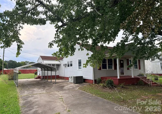 Photo 2 of Sale Pending at 504 Brendale Dr, Chester, SC 29706 | MLS# 4418430 | Listing updated on 2026-09-01