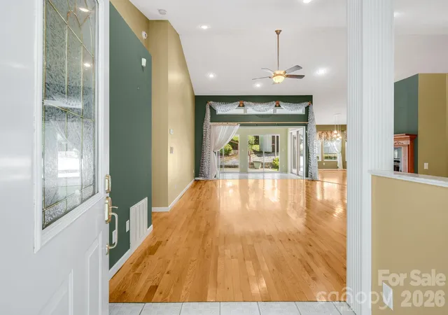 4th image of 225 Arbor Ln, Hendersonville, NC 28791 | MLS# 4418437