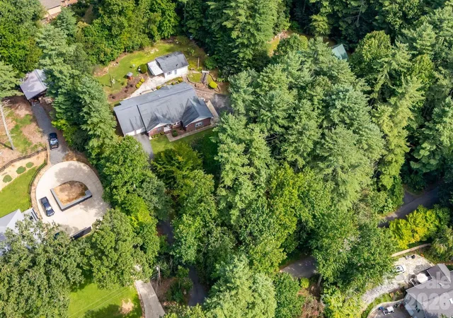 43rd image of 225 Arbor Ln, Hendersonville, NC 28791 | MLS# 4418437