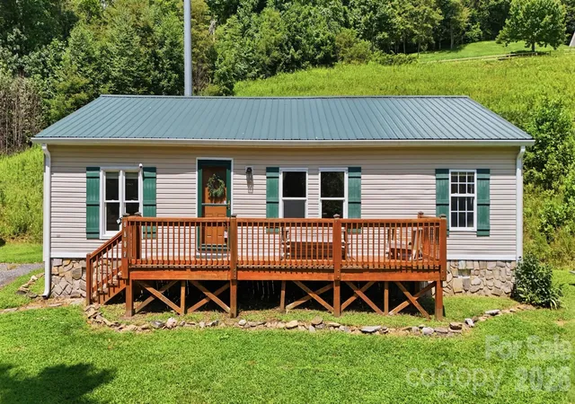 Photo 1 of Single family home for sale at 8807 Nc Hwy 194 N, Todd, NC 28684 | MLS# 4418442 | Listing updated on 2026-10-14