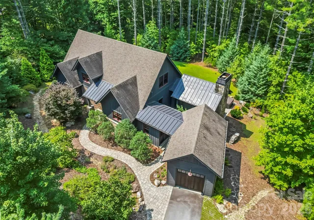 Photo 1 of Single family home for sale at 3201 Donahue Dr, Nebo, NC 28761 | MLS# 4418458 | Listing updated on 2026-10-07