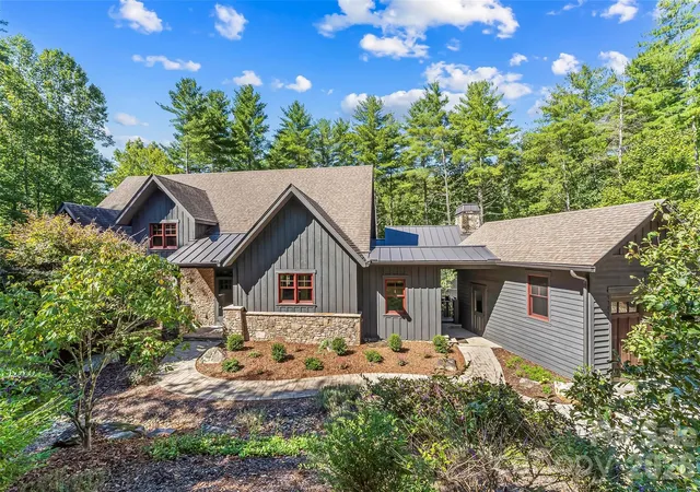 Photo 2 of Single family home for sale at 3201 Donahue Dr, Nebo, NC 28761 | MLS# 4418458 | Listing updated on 2026-10-07