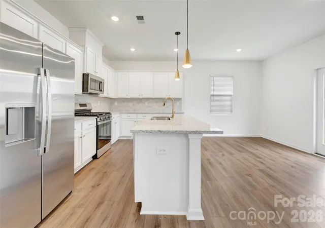 Photo 4 of Single family home for sale at 1529 Kate Cecil Wy, York, SC 29745 | MLS# 4418464 | Listing updated on 2026-10-12