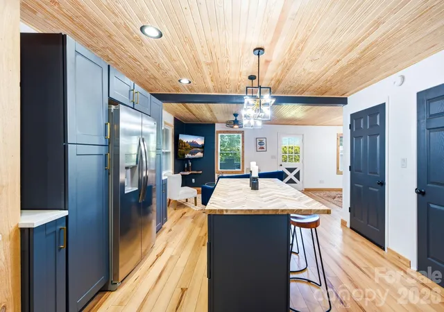 Photo 4 of Single family home for sale at 410 Mother In Law Ln, Burnsville, NC 28714 | MLS# 4418467 | Listing updated on 2026-08-29