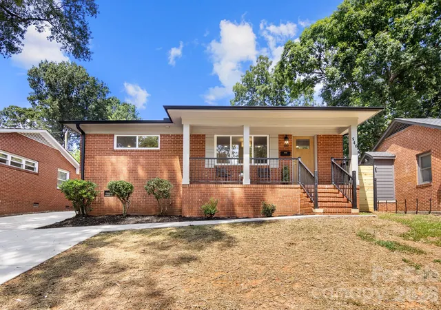 Single family home for sale at 546 W Kingston Ave, Charlotte, NC 28203 | MLS# 4418497